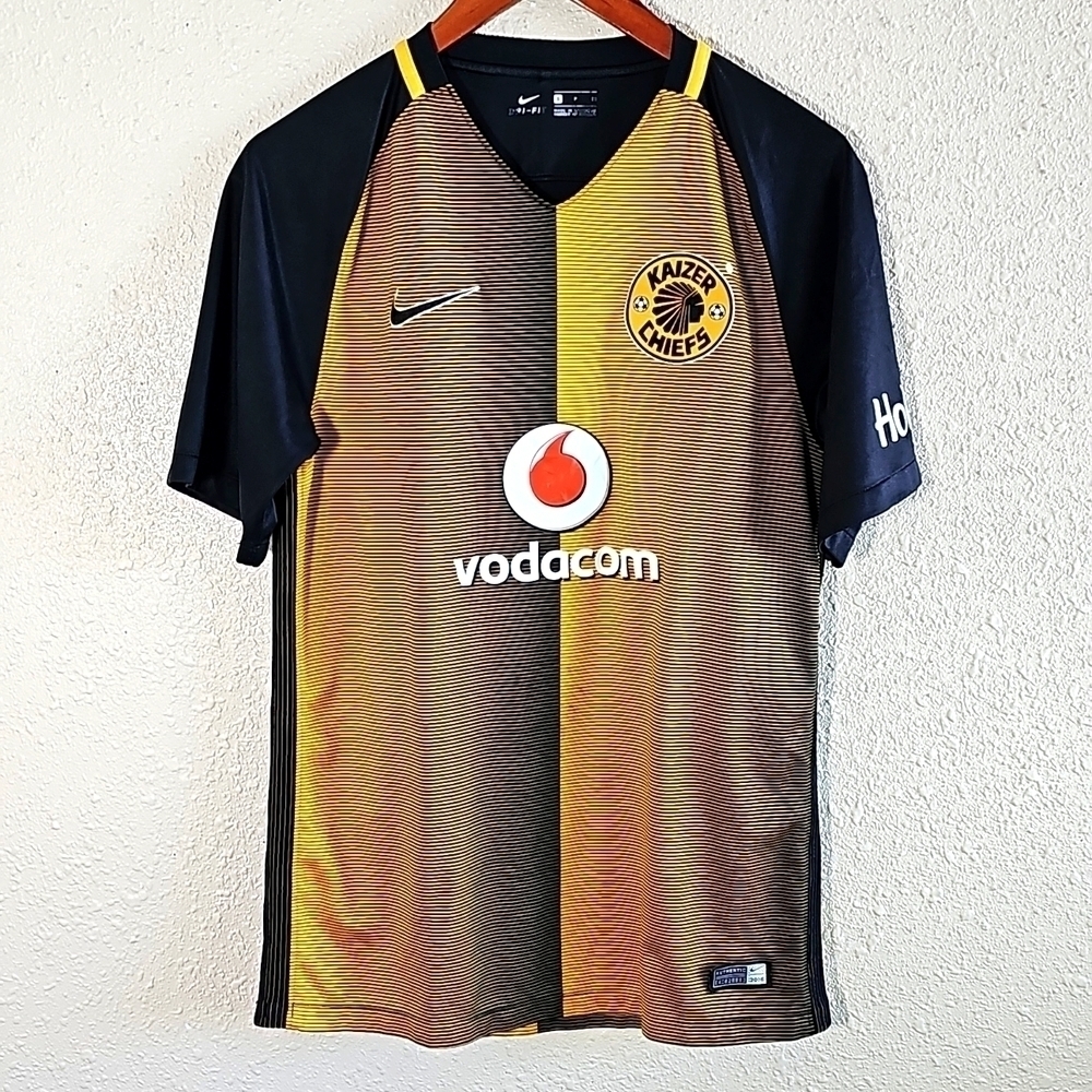 Nike 2016 Kaizer Chiefs South Africa Home Jersey.